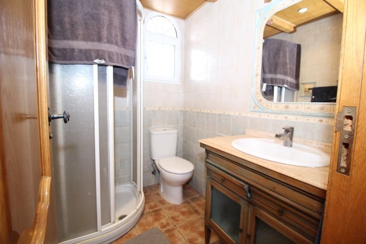 3 Zimmer Villa zu verkaufen in Bigastro mit Pool - 425.000 € (Ref: 9996627)