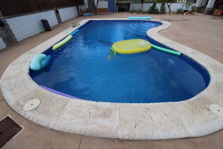 3 Zimmer Villa zu verkaufen in Bigastro mit Pool - 425.000 € (Ref: 9996627)
