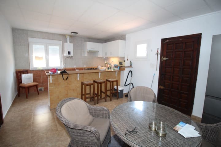 3 Zimmer Villa zu verkaufen in Bigastro mit Pool - 425.000 € (Ref: 9996627)