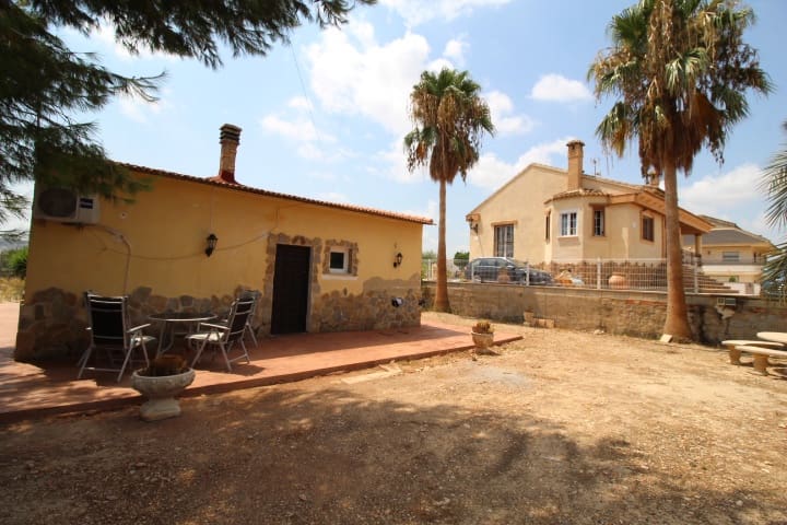 3 Zimmer Villa zu verkaufen in Bigastro mit Pool - 425.000 € (Ref: 9996627)