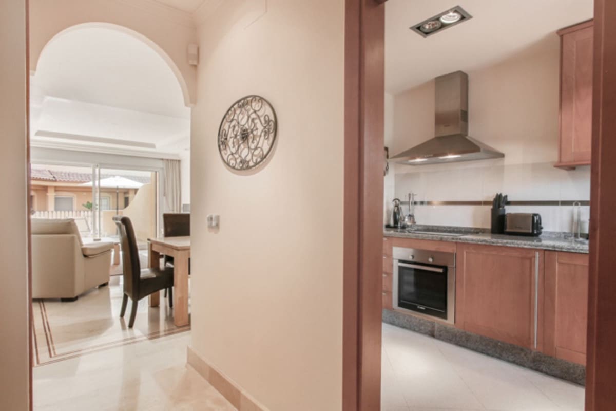2 camera da letto Appartamento in vendita in Aloha Golf con piscina garage - 460.000 € (Rif: 10045875)