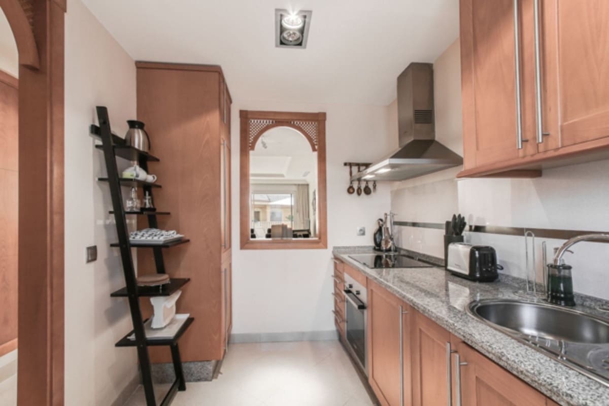 2 camera da letto Appartamento in vendita in Aloha Golf con piscina garage - 460.000 € (Rif: 10045875)