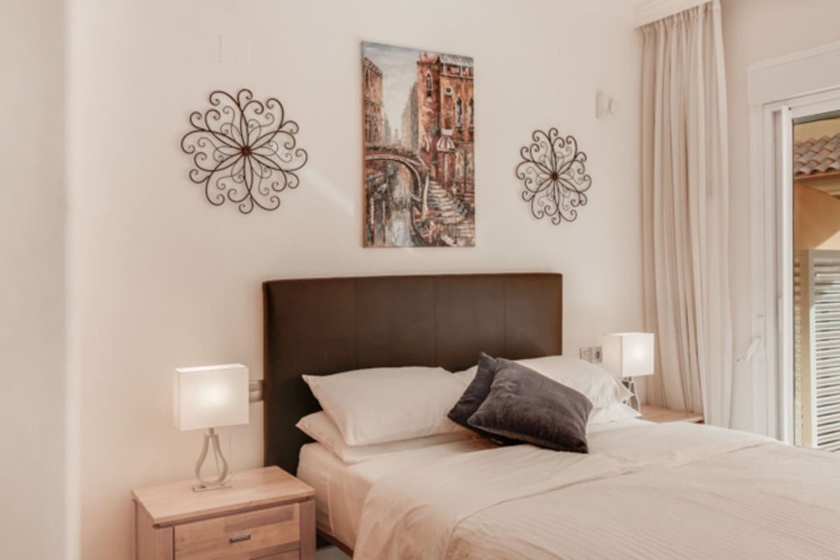 2 camera da letto Appartamento in vendita in Aloha Golf con piscina garage - 460.000 € (Rif: 10045875)