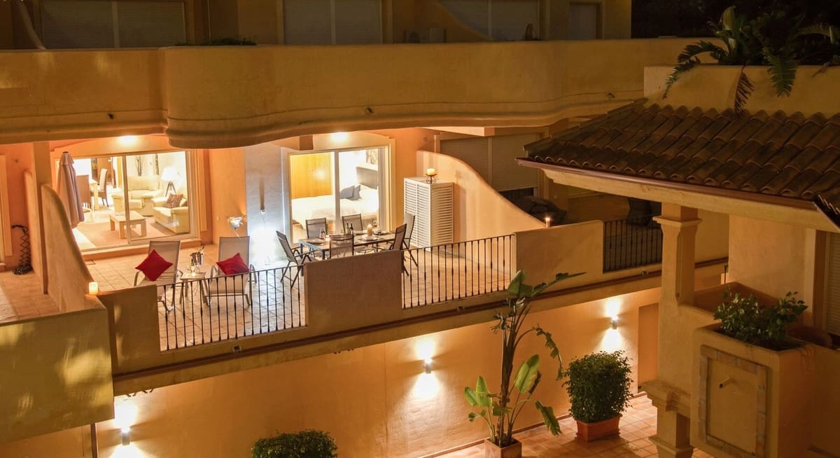 2 camera da letto Appartamento in vendita in Aloha Golf con piscina garage - 460.000 € (Rif: 10045875)