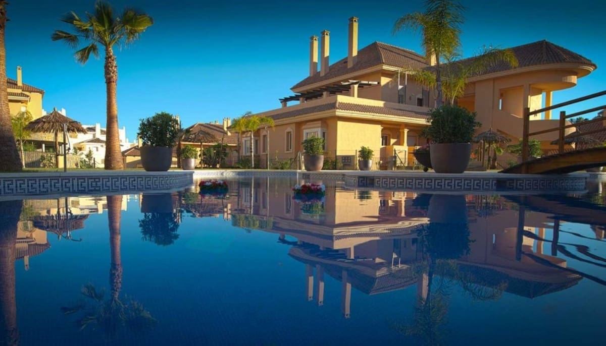 2 camera da letto Appartamento in vendita in Aloha Golf con piscina garage - 460.000 € (Rif: 10045875)