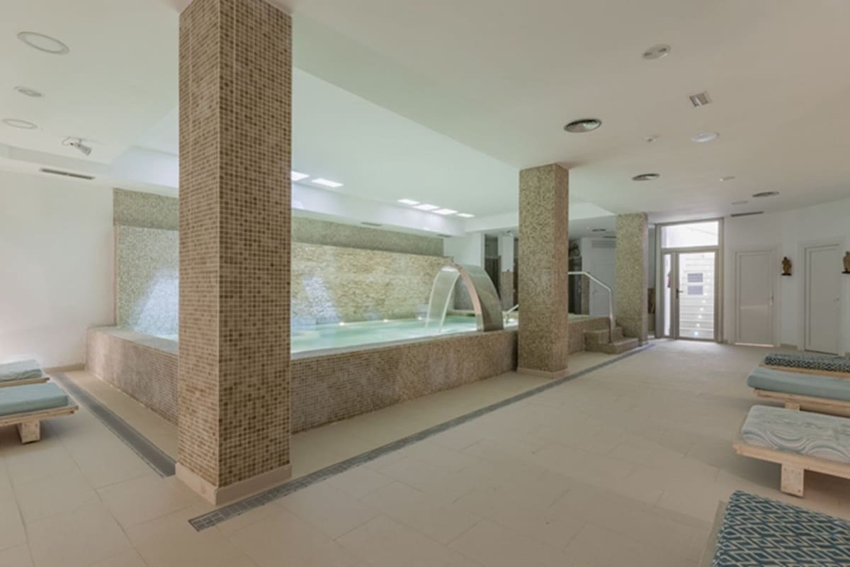 2 camera da letto Appartamento in vendita in Aloha Golf con piscina garage - 460.000 € (Rif: 10045875)