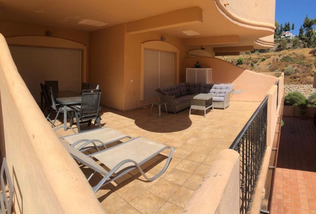 2 camera da letto Appartamento in vendita in Aloha Golf con piscina garage - 460.000 € (Rif: 10045875)