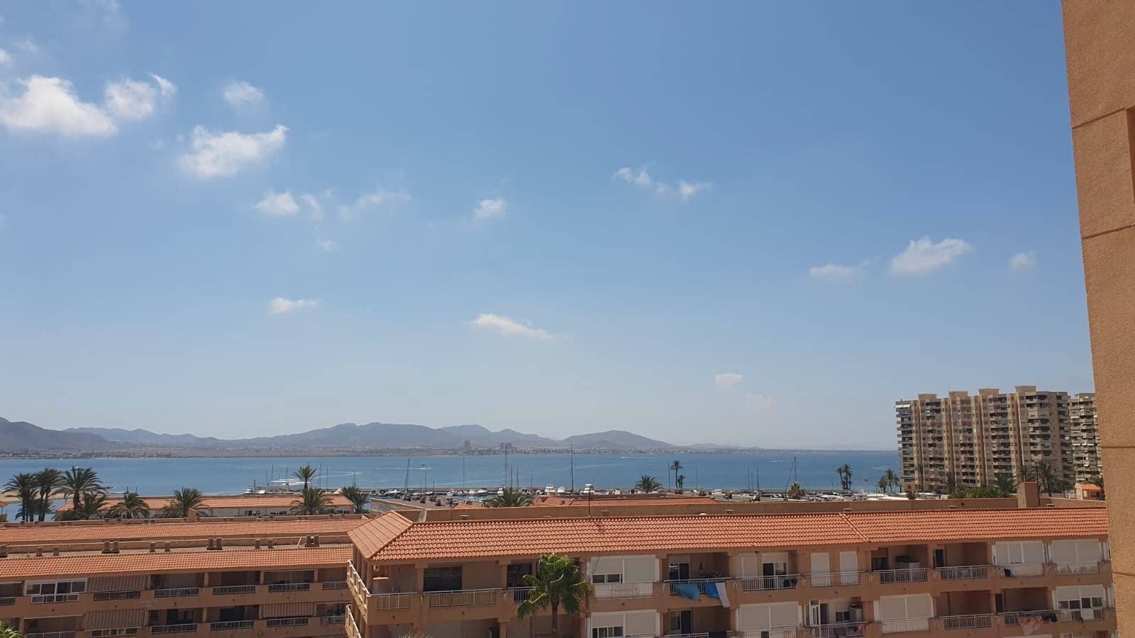 2 soveværelse Lejlighed til salg i La Manga del Mar Menor med swimmingpool - € 262.000 (Ref: 10008011)
