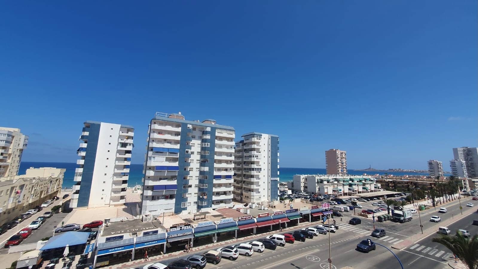 2 soveværelse Lejlighed til salg i La Manga del Mar Menor med swimmingpool - € 262.000 (Ref: 10008011)