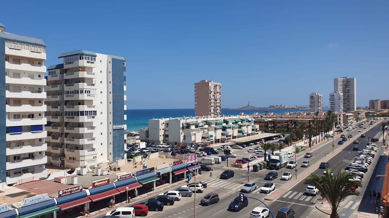 2 soveværelse Lejlighed til salg i La Manga del Mar Menor med swimmingpool - € 262.000 (Ref: 10008011)