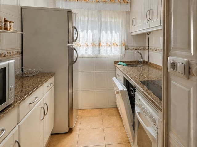2 soveværelse Lejlighed til salg i La Manga del Mar Menor med swimmingpool - € 262.000 (Ref: 10008011)