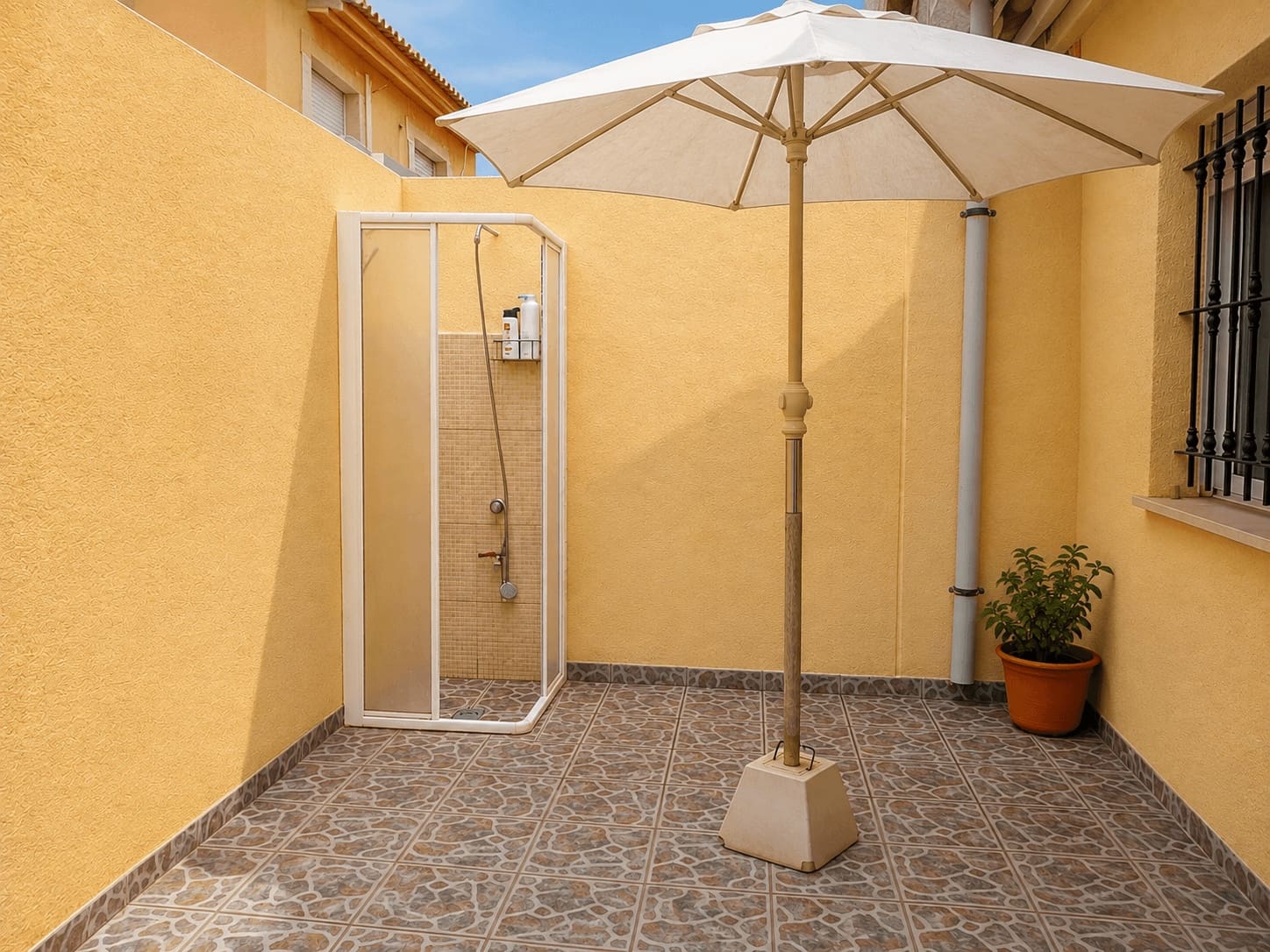3 bedroom Terraced Villa for sale in Playa Paraiso with garage - € 290,000 (Ref: 10012616)