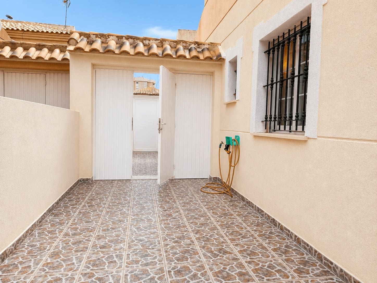 3 bedroom Terraced Villa for sale in Playa Paraiso with garage - € 290,000 (Ref: 10012616)