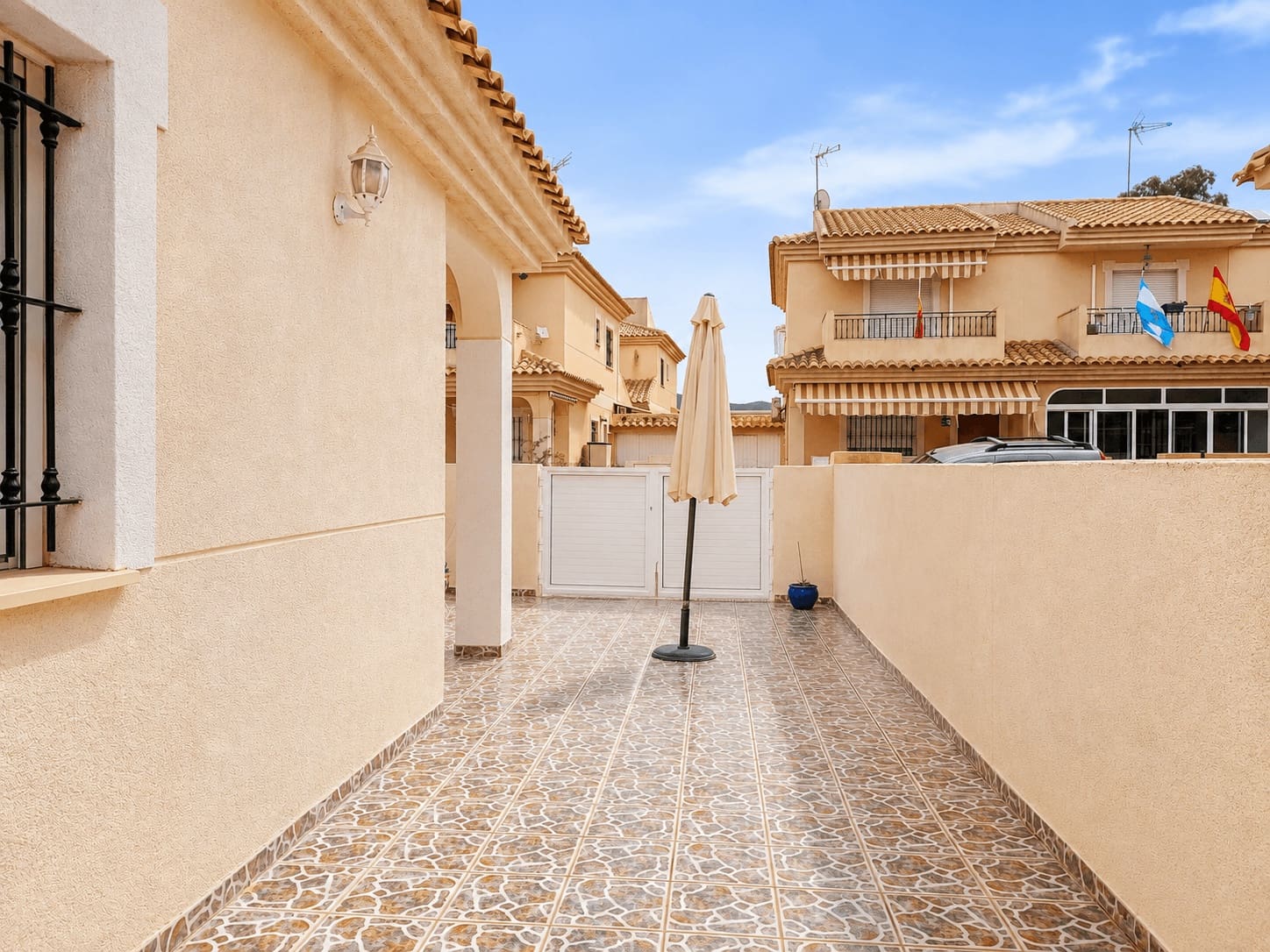 3 bedroom Terraced Villa for sale in Playa Paraiso with garage - € 290,000 (Ref: 10012616)