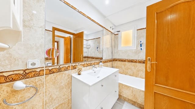 Apartamento de 3 habitaciones en Cala Millor, Son Servera en alquiler con garaje - 2.400 € (Ref: 10014664)