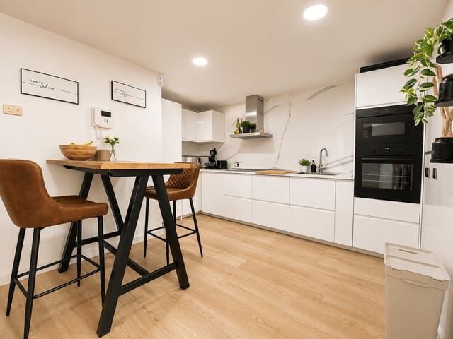 Appartement de 3 chambres à louer à Las Maravillas, Palma de Mallorca - 1 850 € (Ref: 10019918)