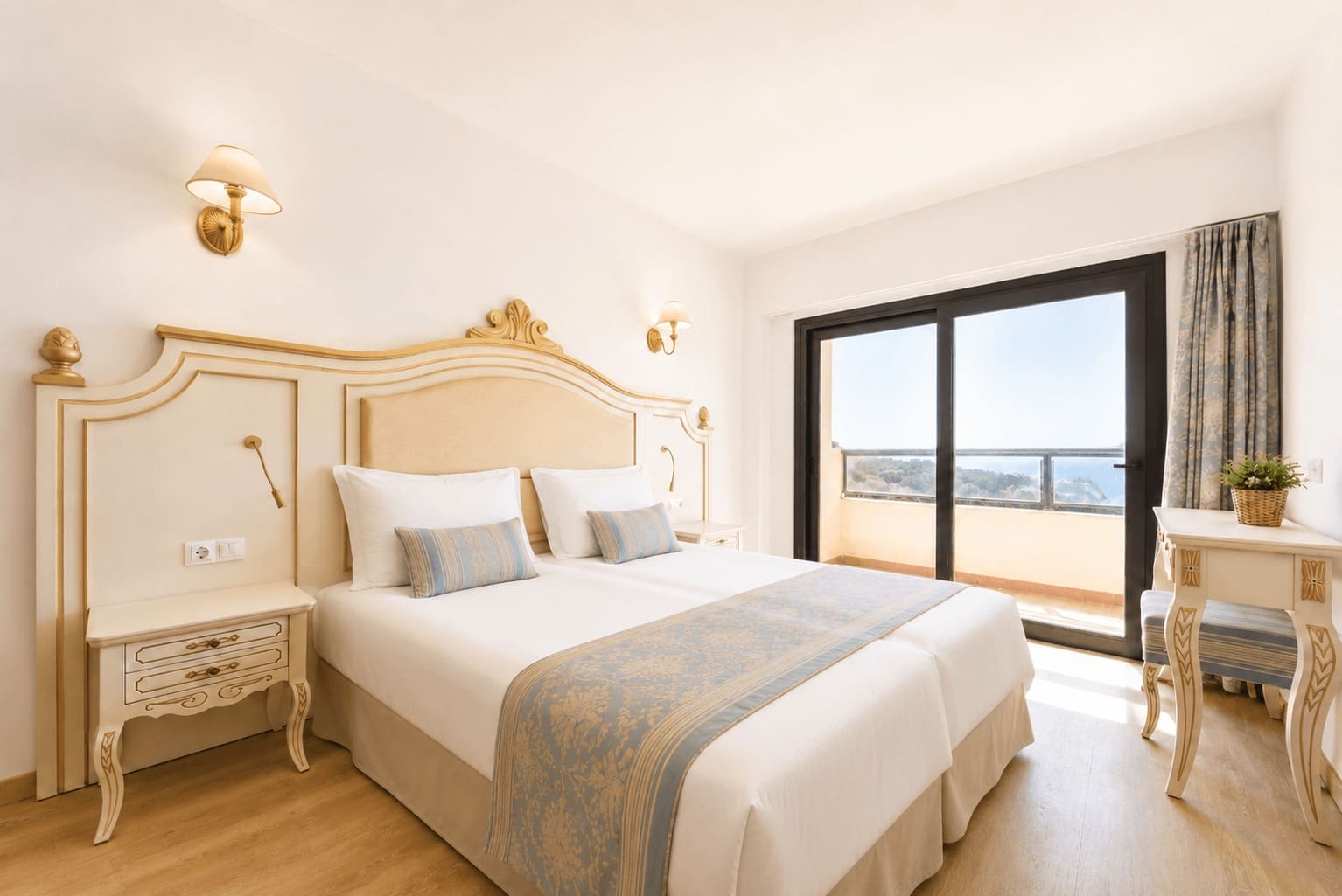 3 bedroom Apartment for rent in Portocristo / Port de Manacor with garage - € 1,980 (Ref: 10029519)