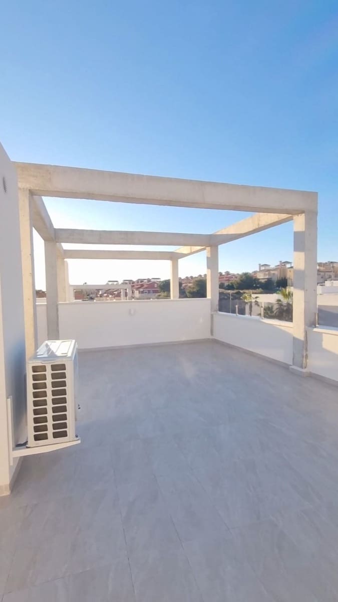 2 soverom Penthouse til salgs i Alicante by med svømmebasseng garasje - € 274 900 (Ref: 10035707)