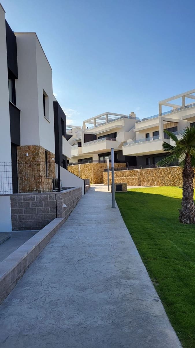 2 soverom Penthouse til salgs i Alicante by med svømmebasseng garasje - € 274 900 (Ref: 10035707)