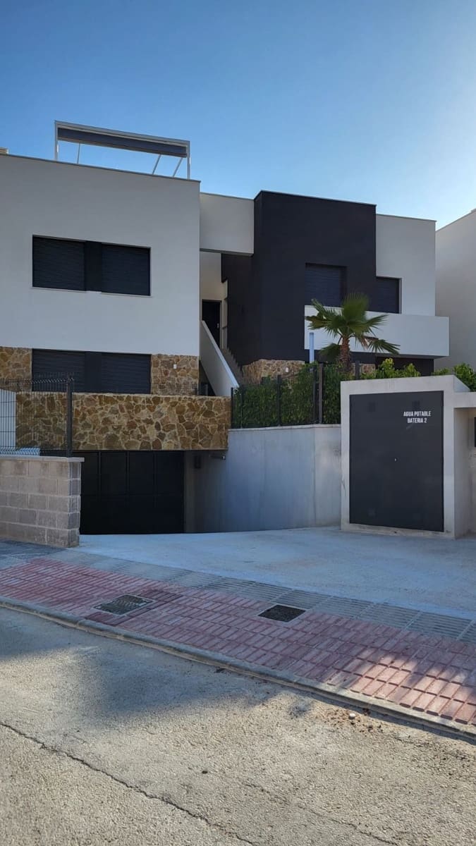 2 soverom Penthouse til salgs i Alicante by med svømmebasseng garasje - € 274 900 (Ref: 10035707)