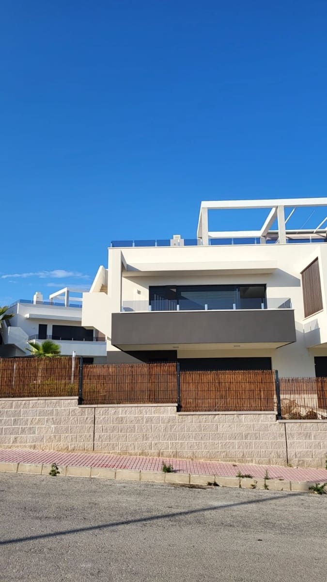 2 soverom Penthouse til salgs i Alicante by med svømmebasseng garasje - € 274 900 (Ref: 10035707)