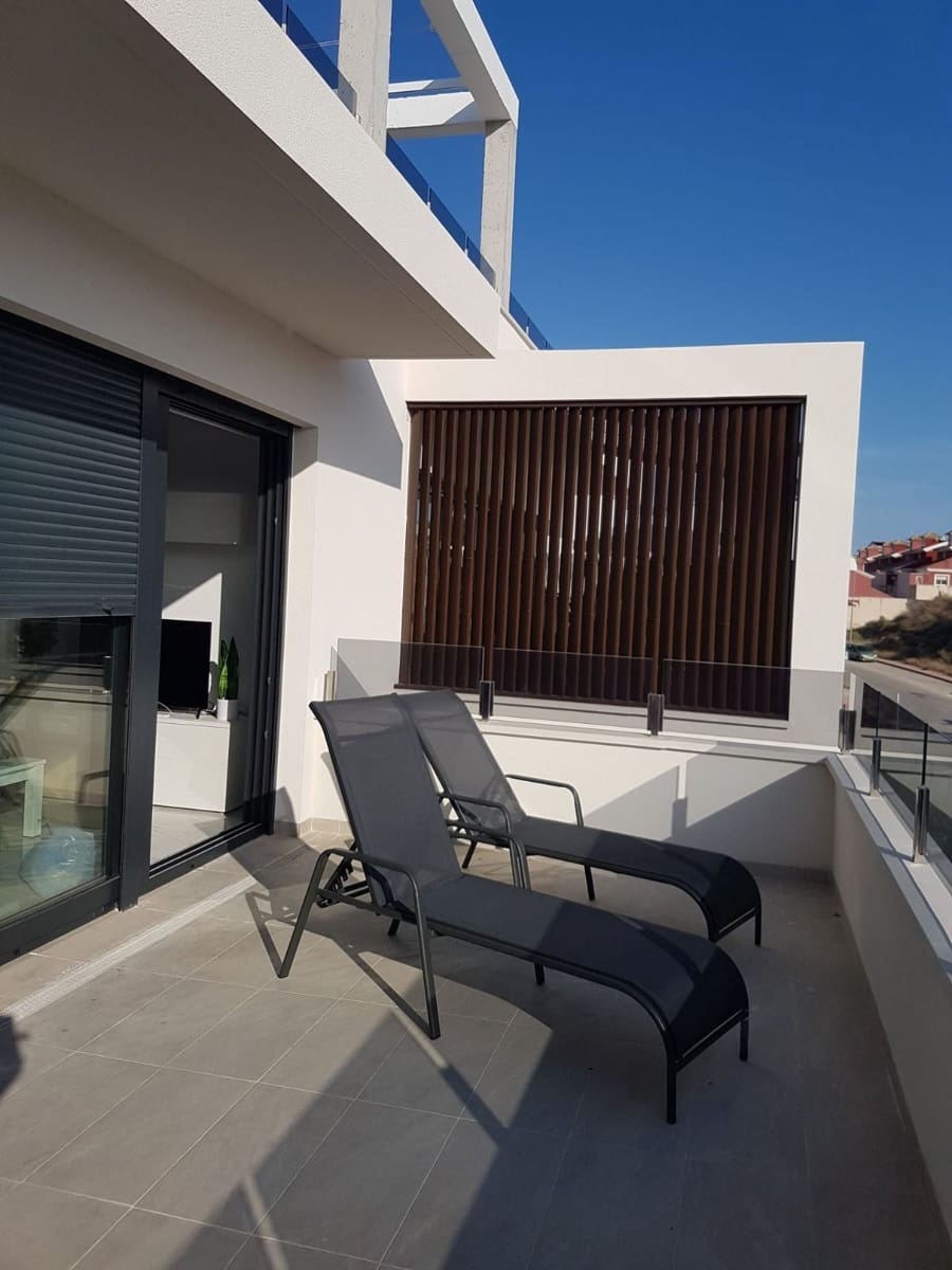 2 soverom Penthouse til salgs i Alicante by med svømmebasseng garasje - € 274 900 (Ref: 10035707)