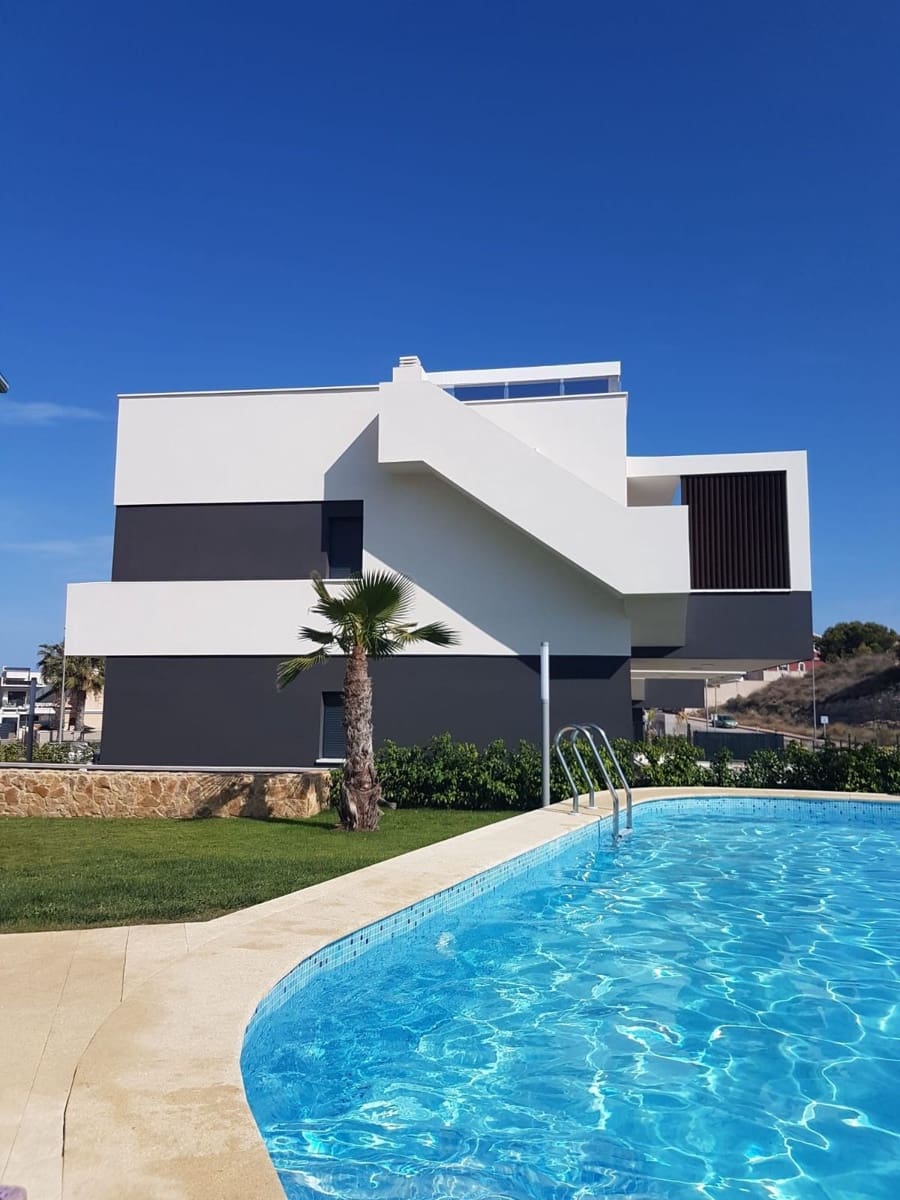2 soverom Penthouse til salgs i Alicante by med svømmebasseng garasje - € 274 900 (Ref: 10035707)