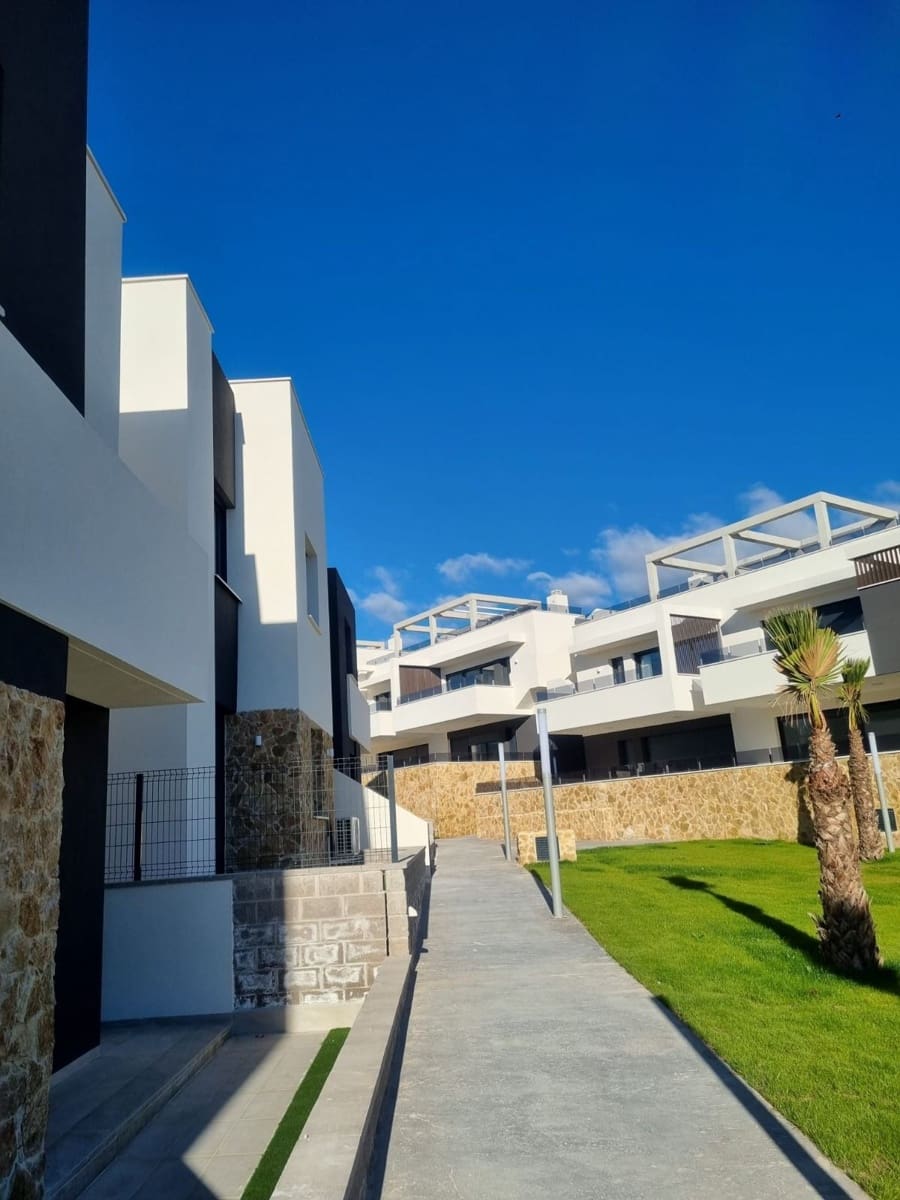 2 soverom Penthouse til salgs i Alicante by med svømmebasseng garasje - € 274 900 (Ref: 10035707)