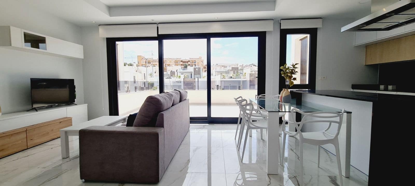 2 soverom Penthouse til salgs i Alicante by med svømmebasseng garasje - € 274 900 (Ref: 10035707)