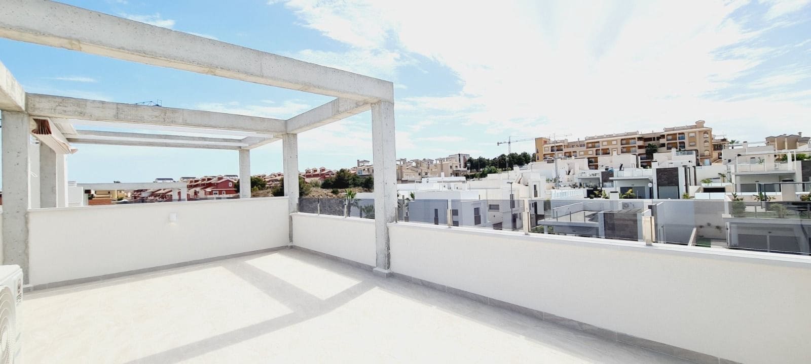 2 soverom Penthouse til salgs i Alicante by med svømmebasseng garasje - € 274 900 (Ref: 10035707)