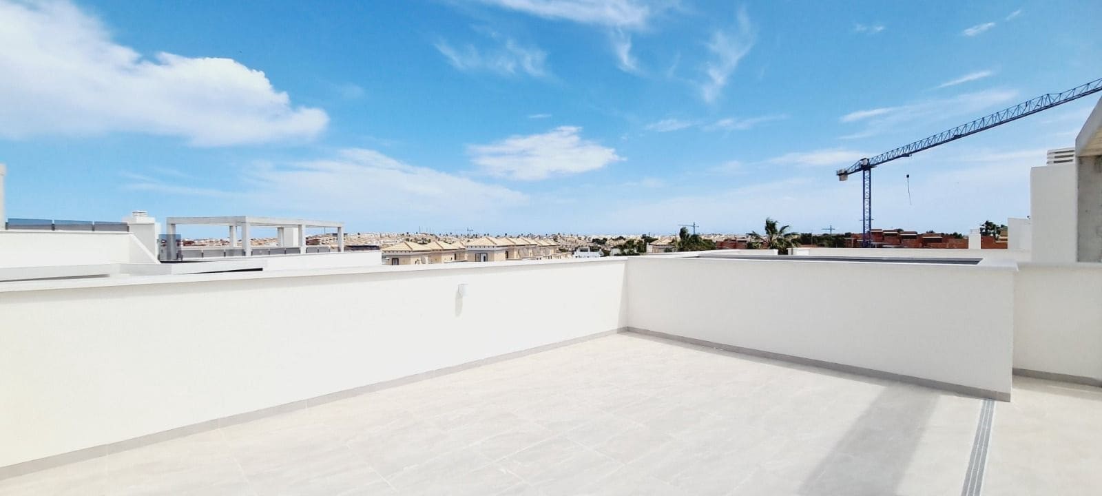 2 soverom Penthouse til salgs i Alicante by med svømmebasseng garasje - € 274 900 (Ref: 10035707)