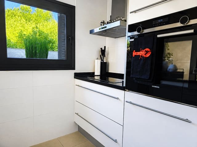 3 sypialnia Dom na sprzedaż w Llucmajor z basenem garażem - 695 000 € (Ref: 10038391)