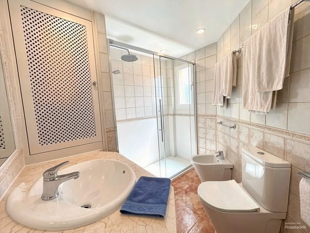 2 soverom Leilighet til leie i Las Maravillas, Palma de Mallorca med svømmebasseng garasje - € 2 000 (Ref: 10070131)