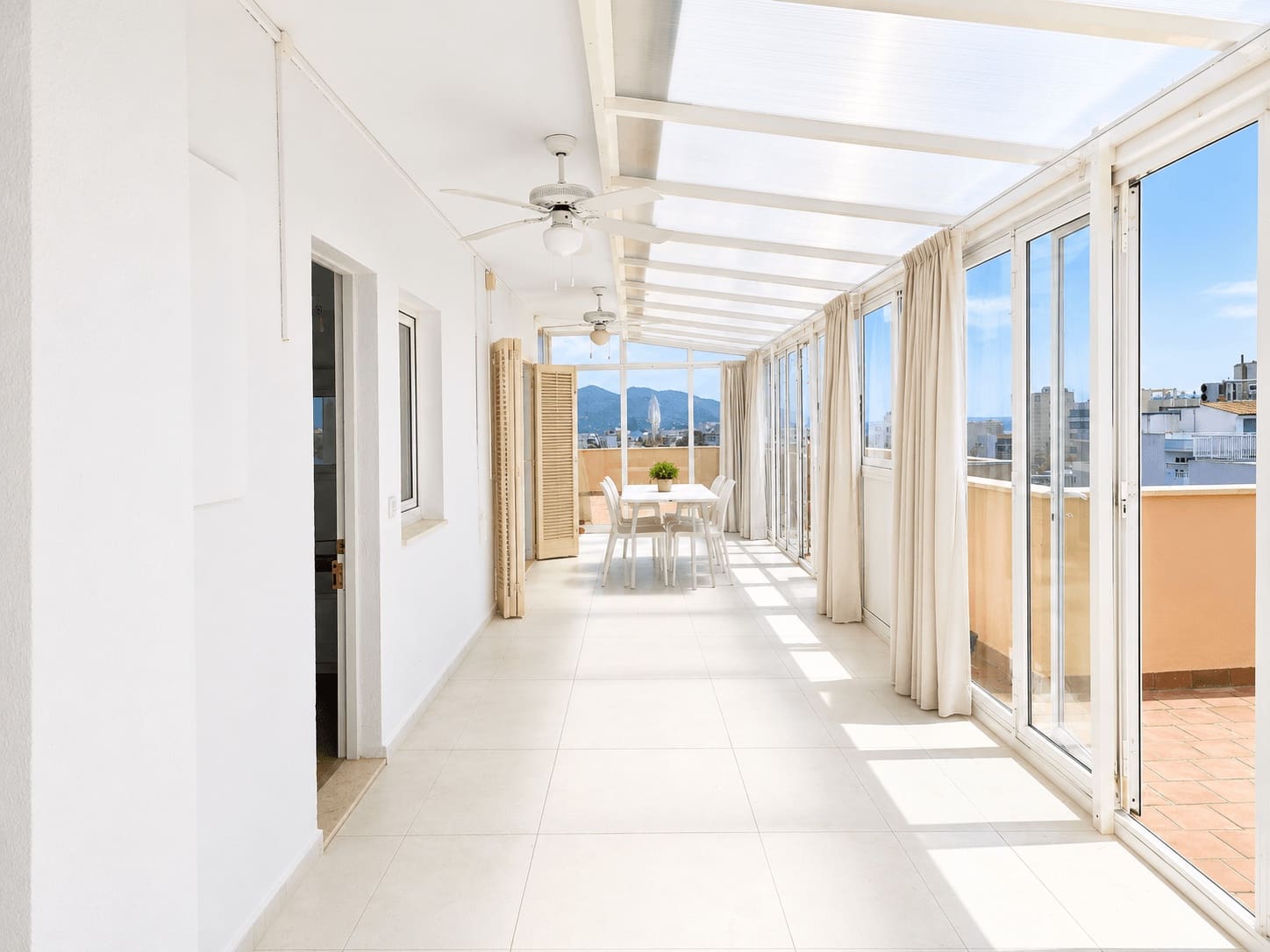 2 quarto Penthouse para arrendar em Cala Millor com garagem - 1 850 € (Ref: 10076823)