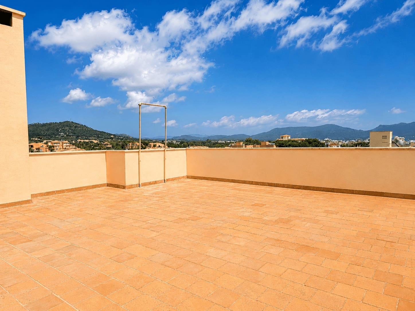 2 quarto Penthouse para arrendar em Cala Millor com garagem - 1 850 € (Ref: 10076823)