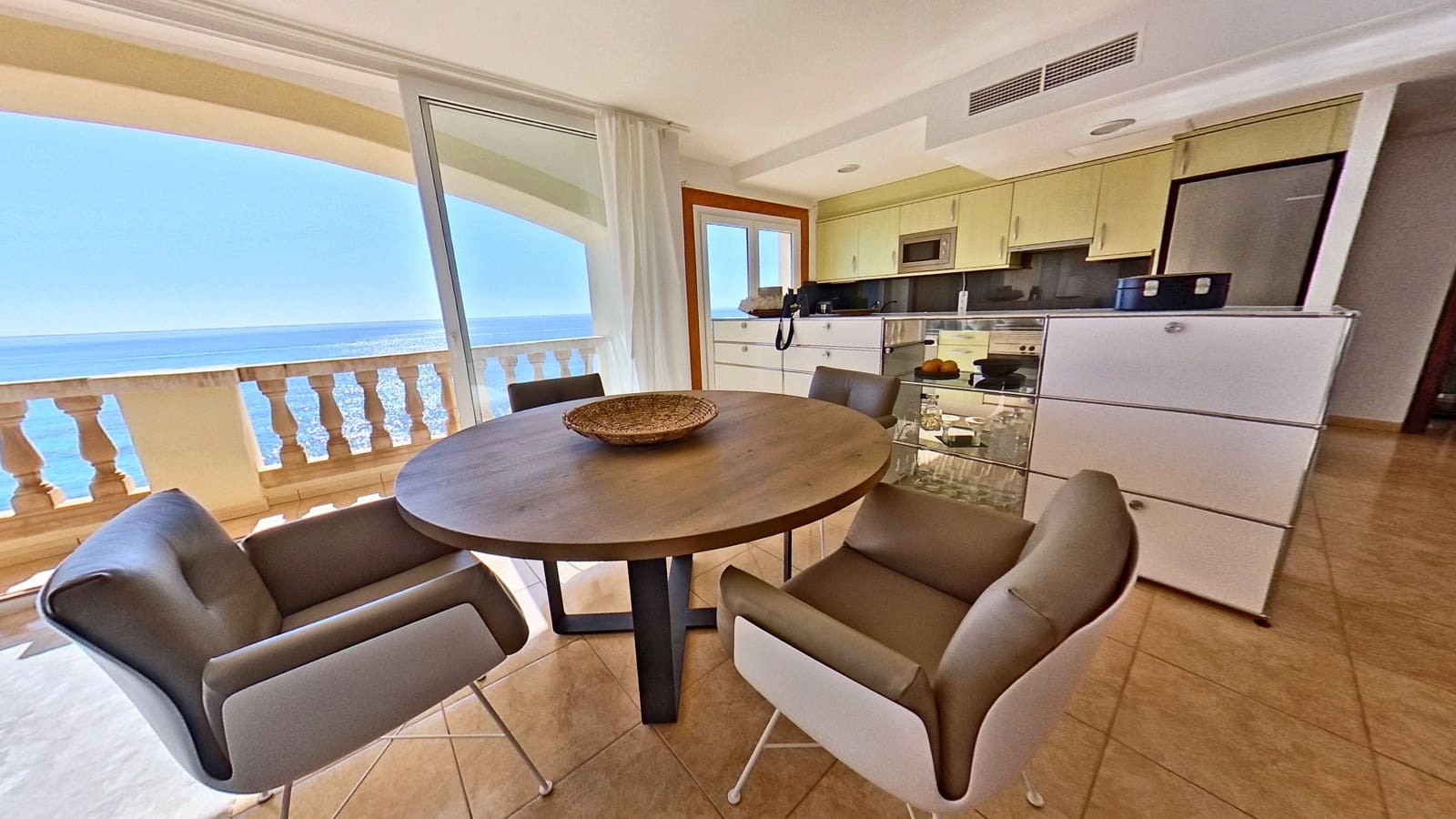Penthouse de 3 chambres à louer à Port Verd avec piscine - 2 800 € (Ref: 10080260)