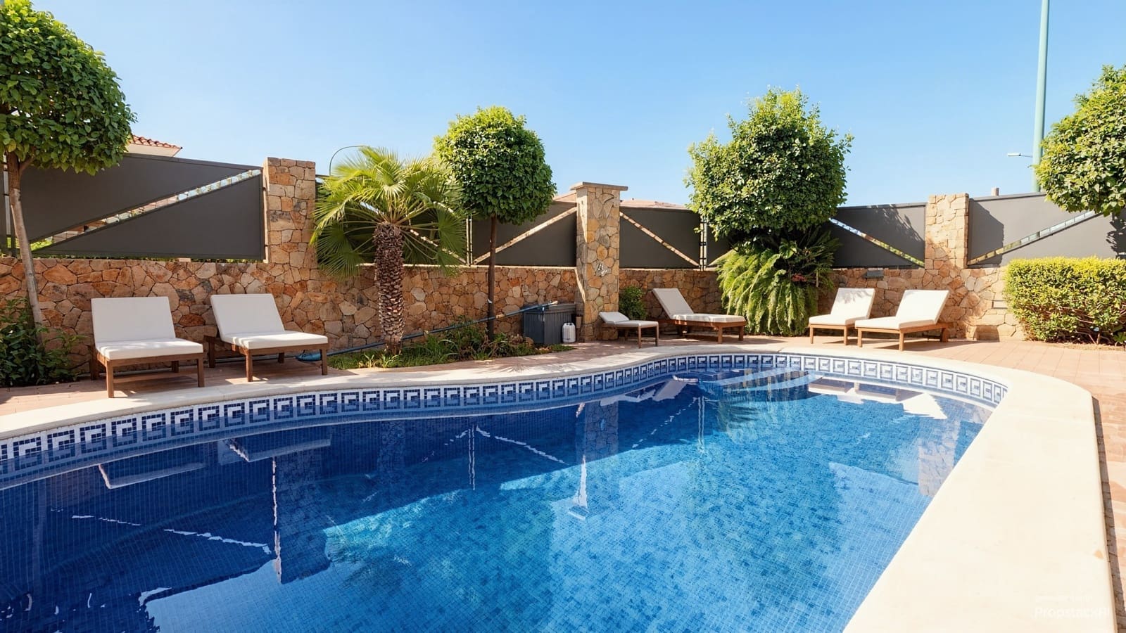 5 chambre Villa/Maison à vendre à Son Macia avec piscine garage - 1 260 000 € (Ref: 10090061)