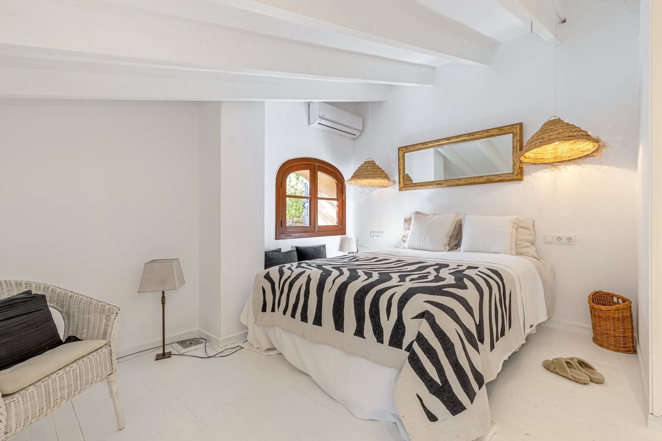 3 slaapkamer Finca/Landhuis te koop in Es Capdella met zwembad garage - € 1.995.000 (Ref: 10091333)