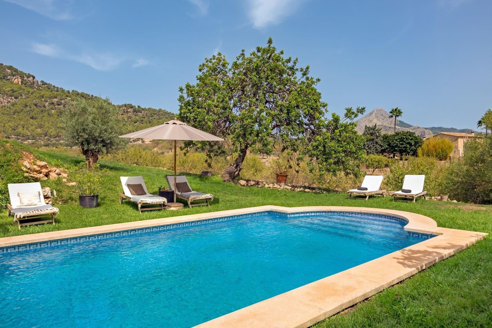 3 slaapkamer Finca/Landhuis te koop in Es Capdella met zwembad garage - € 1.995.000 (Ref: 10091333)