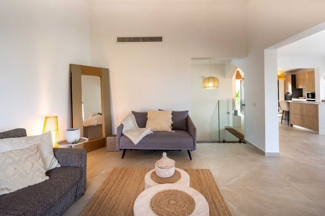 4 soverom Villa til salgs i Costa de la Calma, Calvià med svømmebasseng garasje - € 1 790 000 (Ref: 10124772)
