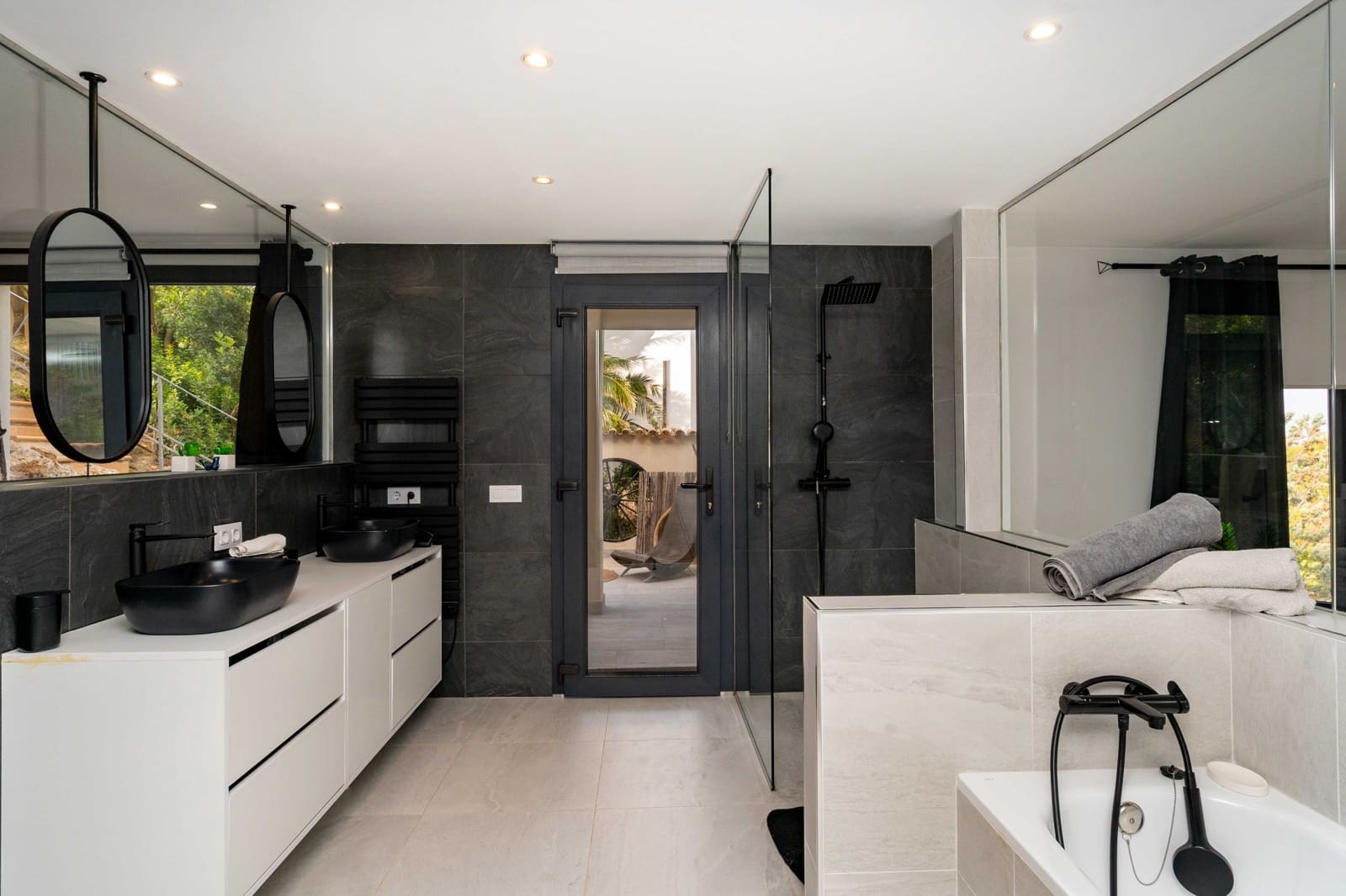 4 soverom Villa til salgs i Costa de la Calma med svømmebasseng garasje - € 1 790 000 (Ref: 10124772)