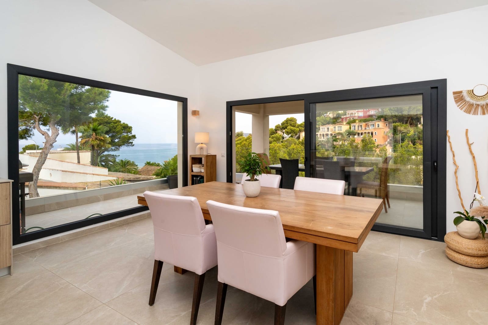 4 soverom Villa til salgs i Costa de la Calma med svømmebasseng garasje - € 1 790 000 (Ref: 10124772)