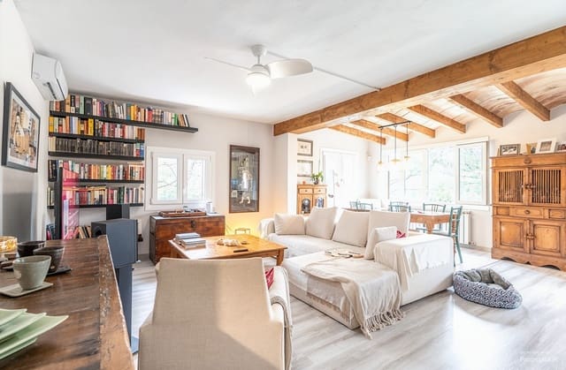 3 soveværelse Finca/Landehus til salg i Puigpunyent med garage - € 749.000 (Ref: 10140314)