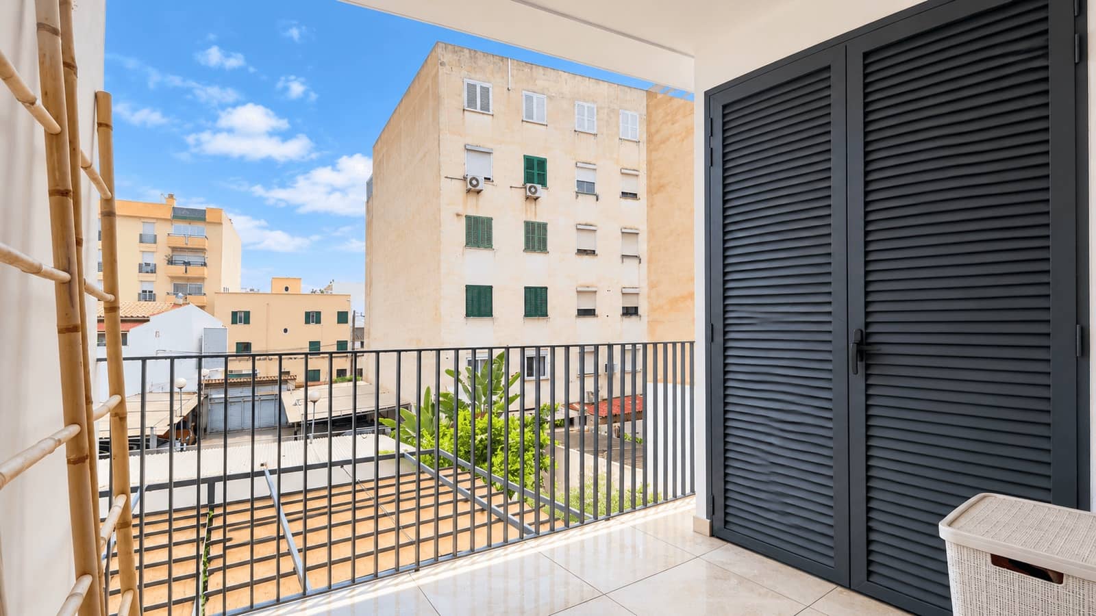 3 bedroom Apartment for rent in Coll d'en Rabassa - € 1,890 (Ref: 10174204)
