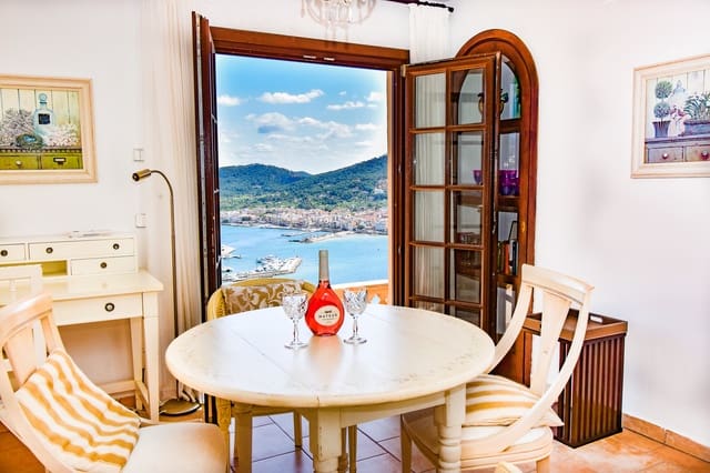 2 bedroom Penthouse for sale in Puerto de Andratx, Andratx with pool - € 1,450,000 (Ref: 7526629)