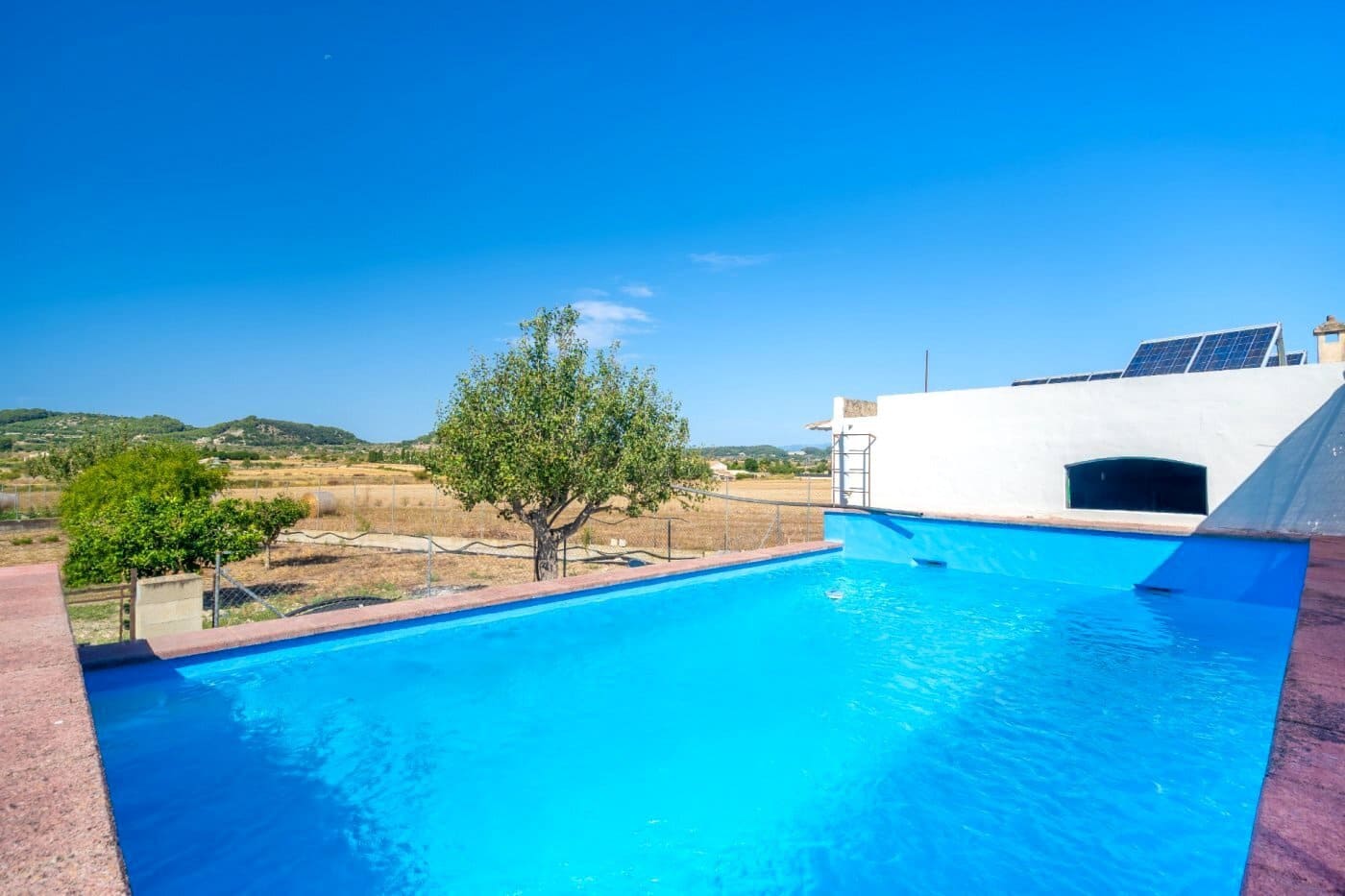 4 soveværelse Finca/Landehus til salg i Sant Joan med swimmingpool garage - € 467.000 (Ref: 7526792)