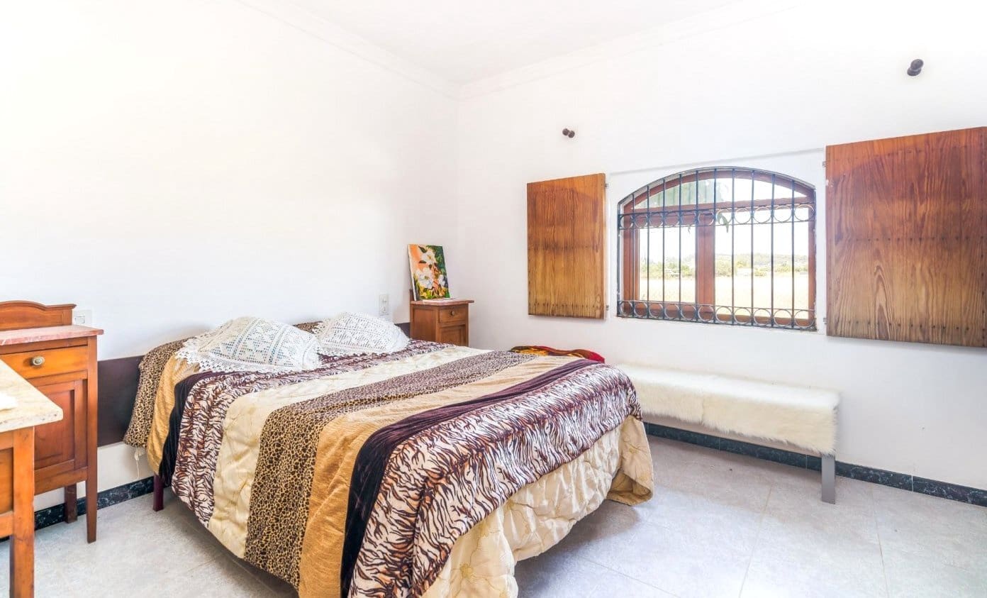 4 soveværelse Finca/Landehus til salg i Sant Joan med swimmingpool garage - € 467.000 (Ref: 7526792)