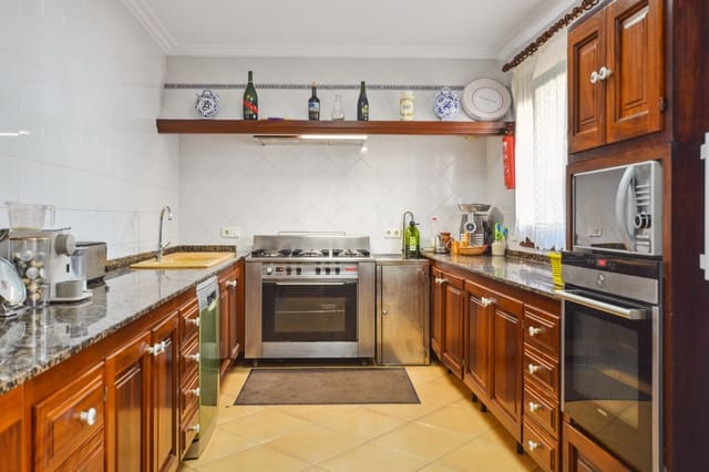 5 soverom Hus til salgs i Cala Ratjada, Capdepera med garasje - € 1 200 000 (Ref: 7618336)