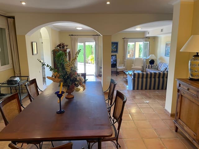 8 soveværelse Villa til salg i Son Veri Nou, Llucmajor med swimmingpool - € 1.200.000 (Ref: 7797820)