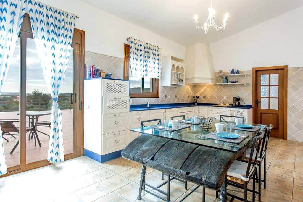 Chalet de 9 habitaciones en Puntiró en venta con piscina garaje - 2.621.000 € (Ref: 7853215)